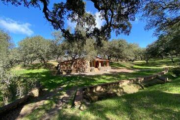 Valle Del Arroyo Casas Rurales Bed & Breakfast