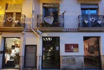 هاستل Barrio Boutik Hostal Long Stays