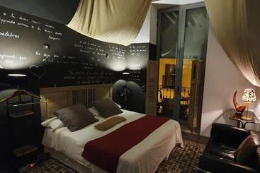هاستل Barrio Boutik Hostal Long Stays