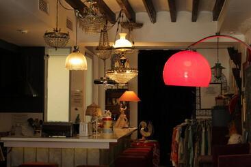 هاستل Barrio Boutik Hostal Long Stays