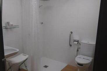 هاستل Hostal Alcazaba