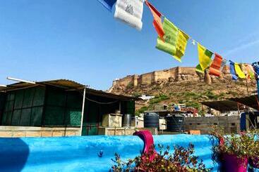 تختخواب و صبحانه Bob Hostel