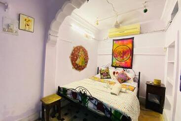 تختخواب و صبحانه Bob Hostel