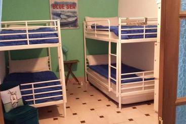 تختخواب و صبحانه El Sueño Hostel