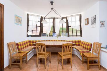 La Tortuga Hostel