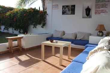 La Tortuga Hostel