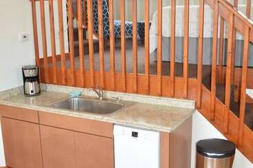 تختخواب و صبحانه Ocean View Inn Kenai