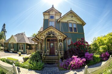 تختخواب و صبحانه Swantown Inn