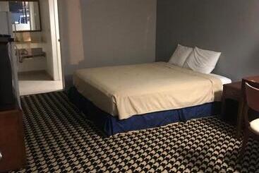 Eunice Plaza Motel
