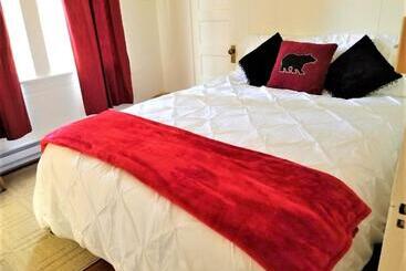 هتل Mrs. Anderson's Lodging