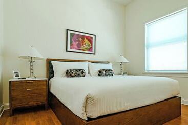 هتل The Guesthouse