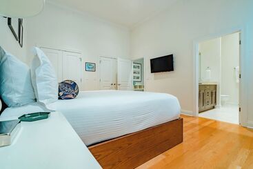 هتل The Guesthouse