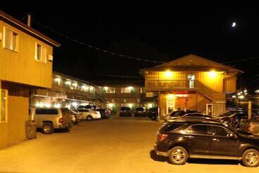 مُتل Gold Country Inn