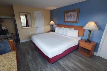 Sandbox Motel