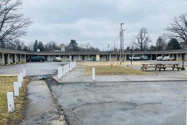 Woodridge Motel
