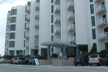 Bal Harbour Hotels