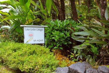 تختخواب و صبحانه Lotus Garden Cottages