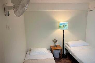 تختخواب و صبحانه Shaka Shak Guest House