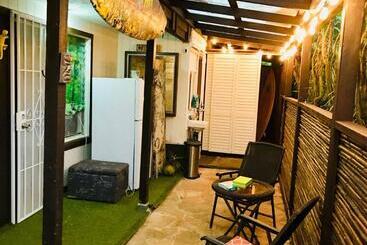 تختخواب و صبحانه Shaka Shak Guest House