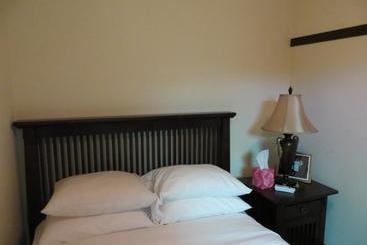 تختخواب و صبحانه The Polo Inn Bridgeport U.s.a