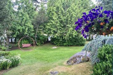 هتل Discovery Inn