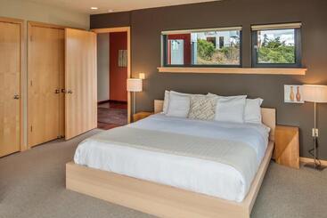 هتل Island Inn At 123 West