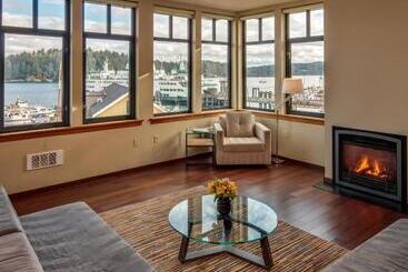 هتل Island Inn At 123 West