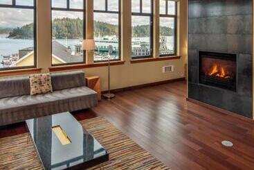 هتل Island Inn At 123 West