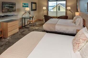 هتل Island Inn At 123 West