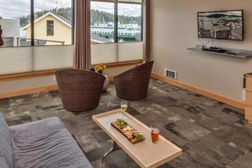هتل Island Inn At 123 West