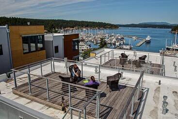 هتل Island Inn At 123 West