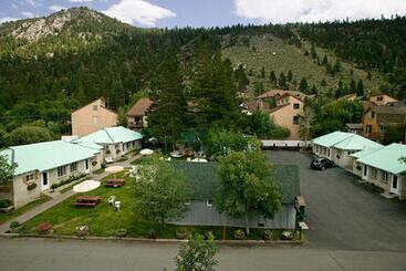هتل Lake Front Cabins
