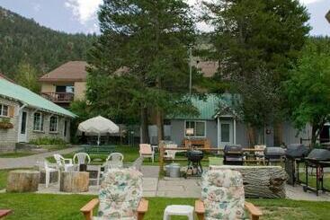هتل Lake Front Cabins