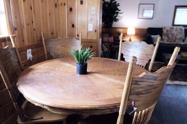 هتل Lake Front Cabins