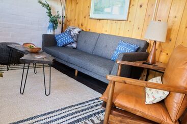 هتل Lake Front Cabins