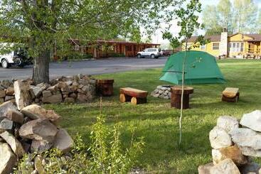 Long Holiday Motel