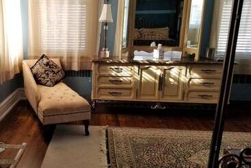 Morehead Manor B&b