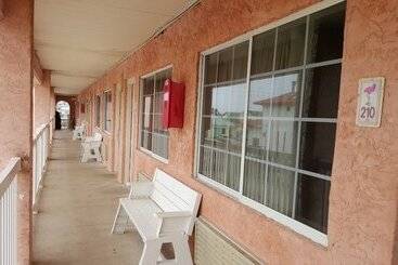 مُتل Flamingo Inn