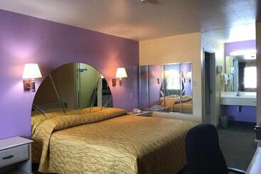 مُتل Heights Inn