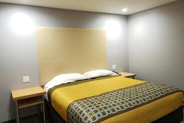 مُتل Regal Inn