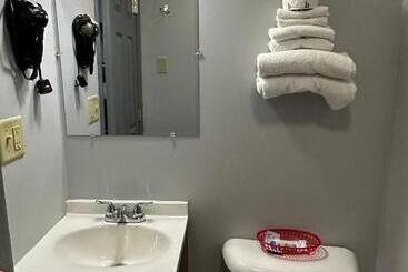 مُتل Relax Inn  Saginaw