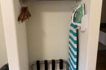 مُتل Townhouse Inn & Suites
