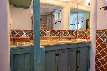 Old Taos Guesthouse B&b
