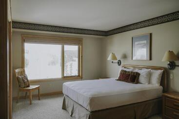 Shoshone Condos At Big Sky Resort