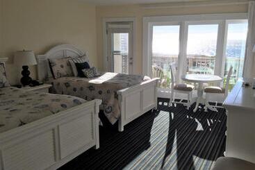 Surf & Sand Beach Motel