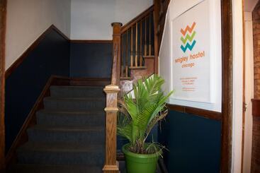 Wrigley Hostel   Chicago