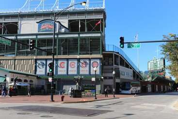 Wrigley Hostel   Chicago