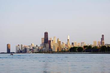 Wrigley Hostel   Chicago
