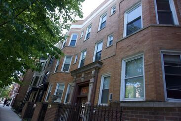 Wrigley Hostel   Chicago