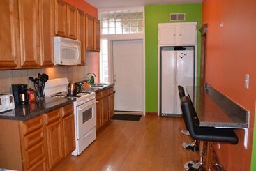 Wrigley Hostel   Chicago